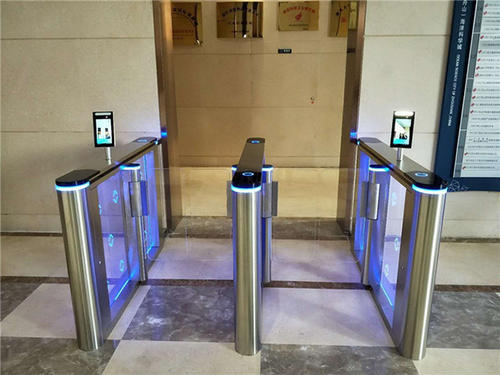 傳統(tǒng)閘機已明日黃花？人臉閘機在革命！ 哪家好？價格怎么樣？代理招商，生產(chǎn)廠家，價格，哪家好，多少錢，品牌，報價，廠家，哪個公司好 