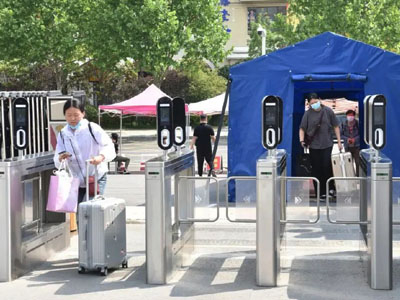 [學(xué)校園]學(xué)校%測(cè)溫校園測(cè)溫人臉閘機(jī)閘機(jī) 哪家好？價(jià)格怎么樣？代理招商，生產(chǎn)廠家，價(jià)格，哪家好，多少錢，品牌，報(bào)價(jià)，廠家，哪個(gè)公司好